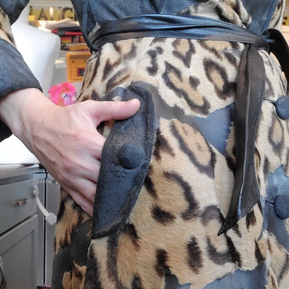 VTG 60s Small Faux Fur Leather Animal Print Leopard Statement Trench Jacket Coat - Picture 7 of 14